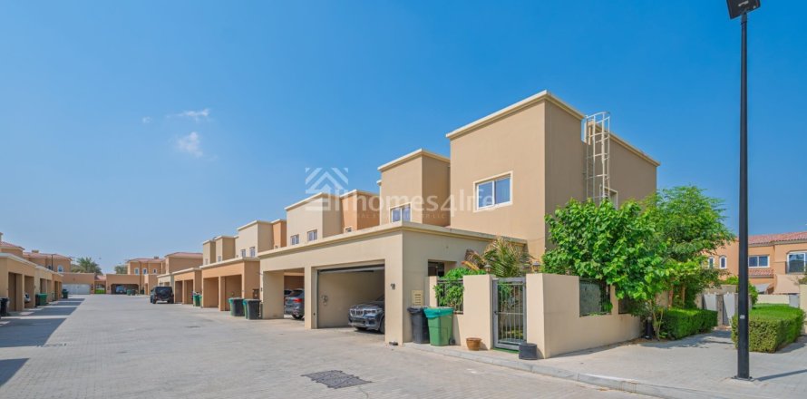 Villa asukohaga Dubai Land, Dubai, AÜE: 4 magamistoaga, 227 m² Nr 705238