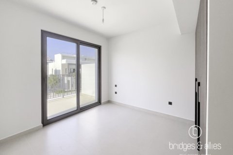 Vila v Tilal Al Ghaf, Dubai, SAE 3 spálne, 140 m2 č. 678778 - Fotografia 15