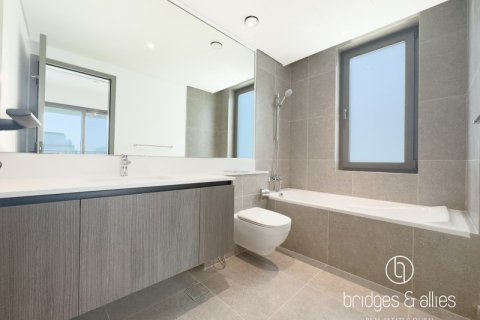 Vila v Tilal Al Ghaf, Dubai, SAE 4 spálne, 227 m2 č. 678780 - Fotografia 15