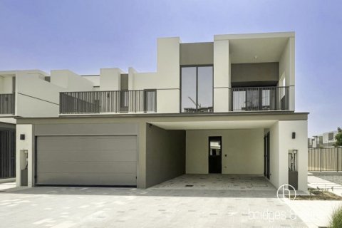 Vila v Tilal Al Ghaf, Dubai, SAE 4 spálne, 144 m2 č. 678781 - Fotografia 1