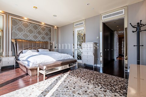 Huoneisto Burj Khalifa, Dubai, Arabiemiraatit 2 makuuhuonetta, 177.35182700 m2 № 694936 - kuva 19