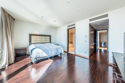 Apartmen di Burj Khalifa, Dubai, UAE 2 bilik tidur, 177.35182700 meter persegi № 694936 - foto 15