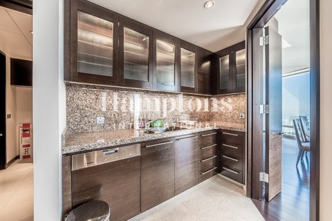 Huoneisto Burj Khalifa, Dubai, Arabiemiraatit 2 makuuhuonetta, 177.35182700 m2 № 694936 - kuva 22