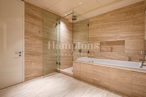 Huoneisto Burj Khalifa, Dubai, Arabiemiraatit 2 makuuhuonetta, 177.35182700 m2 № 694936 - kuva 5