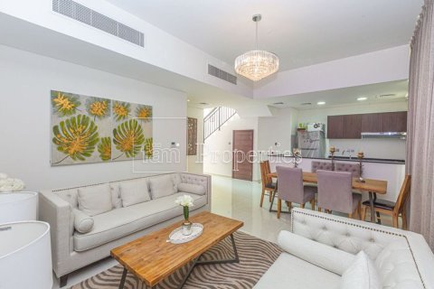 Townhouse sa Dubai, UAE 4 silid-tulugan, 230.2 sq.m. № 719069 - larawan 2