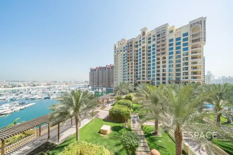 Apartamento em Palm Jumeirah, Dubai, EAU 2 quartos, 180 m2 № 738421
