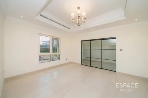 ویلا برای اجاره در Jumeirah Islands، Dubai، امارات متحده عربی 5 خوابه ، 604 متر مربع ، شماره 738423 - تصویر 2