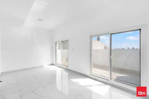 Villa in Deira, Dubai, UAE 3 bedrooms, 187.3 sq.m. № 647883 - photo 11
