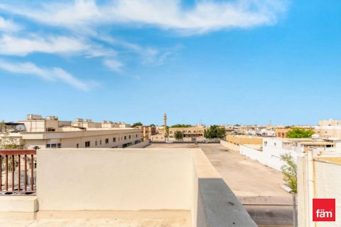 Villa in Deira, Dubai, UAE 3 bedrooms, 187.3 sq.m. № 647883 - photo 24