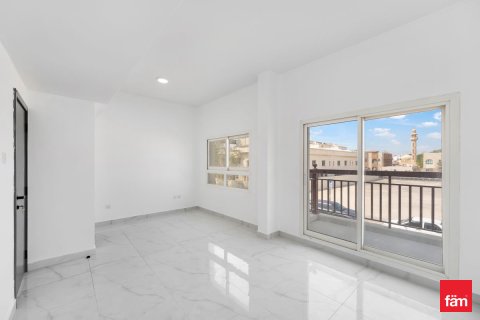 Villa in Deira, Dubai, UAE 3 bedrooms, 187.3 sq.m. № 647883 - photo 5