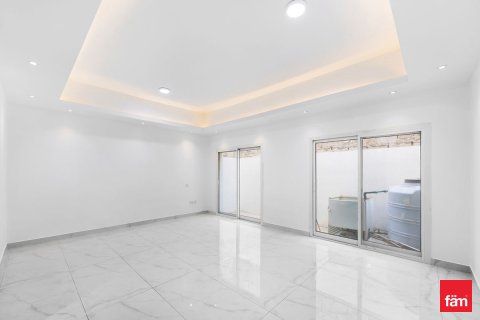 Villa in Deira, Dubai, UAE 3 bedrooms, 187.3 sq.m. № 647883 - photo 18