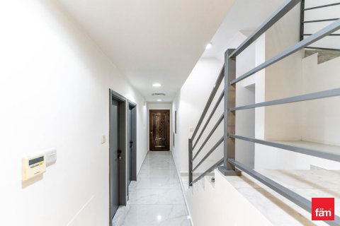 Villa in Deira, Dubai, UAE 3 bedrooms, 187.3 sq.m. № 647883 - photo 9