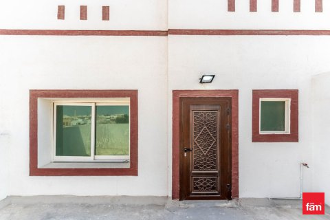 Villa in Deira, Dubai, UAE 3 bedrooms, 187.3 sq.m. № 647883 - photo 19