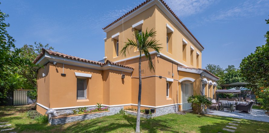 Adosado en Arabian Ranches, Dubai, EAU 4 dormitorios, 301.06 m² № 748745