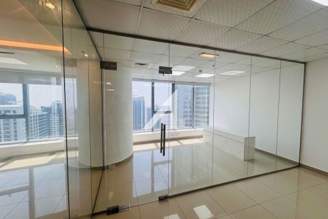 Office in Jumeirah Lake Towers, Dubai, UAE 107 sq.m. № 682412 - photo 20
