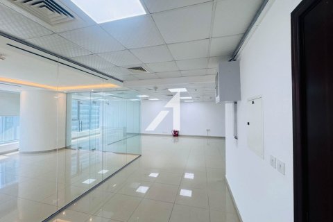 Office in Jumeirah Lake Towers, Dubai, UAE 107 sq.m. № 682412 - photo 3