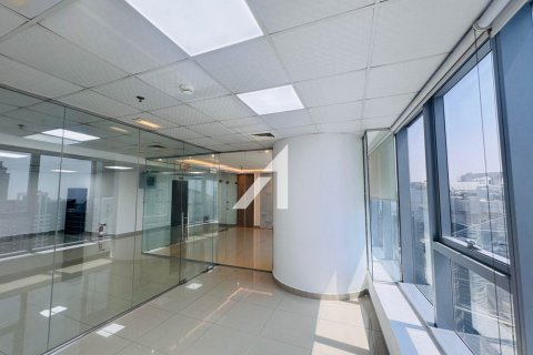 Office in Jumeirah Lake Towers, Dubai, UAE 107 sq.m. № 682412 - photo 21
