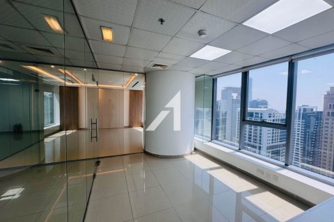Office in Jumeirah Lake Towers, Dubai, UAE 107 sq.m. № 682412 - photo 24