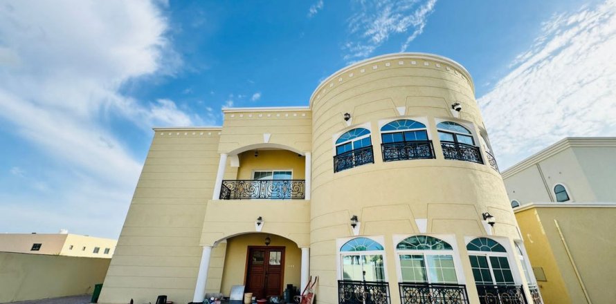 Vila di Dubai, UEA 6 kamar tidur, 1406.2 m2 nomor 682314
