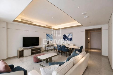 Apartment in Jumeirah Beach Residence, Dubai, UAE 3 bedrooms, 299.43 sq.m. № 755731 - photo 2