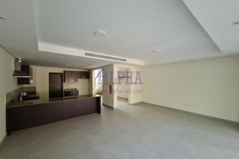Снять в аренду таунхаус в Mina Al Arab, Рас-эль-Хайма, ОАЭ 2 спальни, 238.8м2, № 702835 - фото 2