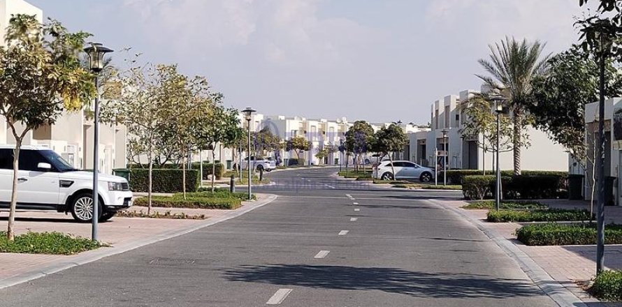 Таунхаус в Mina Al Arab, Рас-эль-Хайма, ОАЭ 2 спальни, 238.8м2 № 702835
