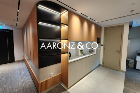Üürile anda kontor asukohaga Business Bay, Dubai, AÜE: 61 m² Nr 693856 - pilt 8