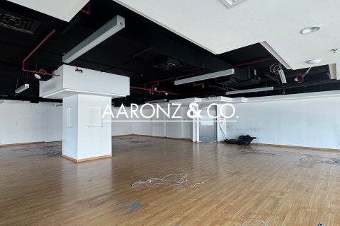 Zyrë në Business Bay, Dubai, Emiratet e Bashkuara Arabe 304 m2. № 693854