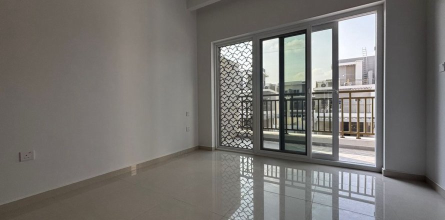 Városi lakóépület itt: Dubai, EAE, 3 hálószoba, 112.2 m², azonosító: 621682