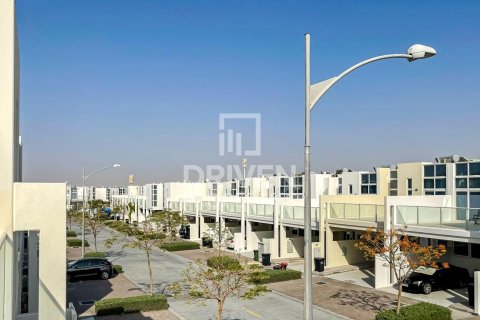 Huvila Dubai, Arabiemiraatit 4 makuuhuonetta, 151.8 m2 № 746826 - kuva 13