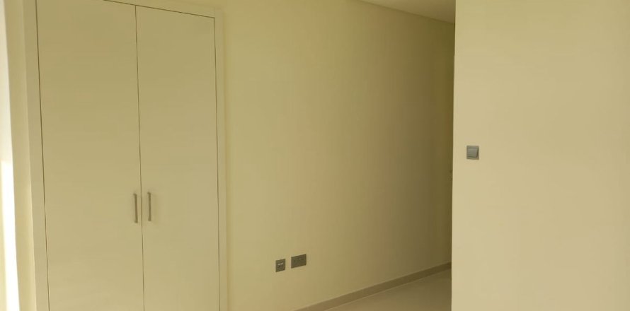 Kuća u nizu u Dubai, UAE 151.8 m2, 3 spavaćih soba Br. 694177