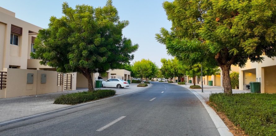 Māja Ras Al Khaimahjā, AAE 3 istabas, 316 m2 Nr. 735143