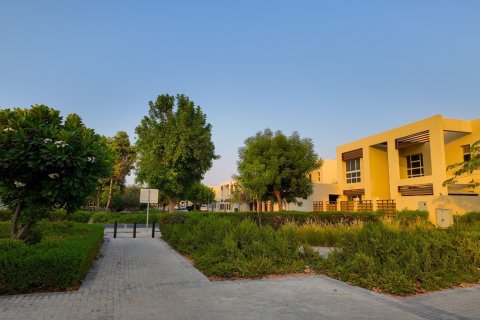 Māja Ras Al Khaimahjā, AAE 3 istabas, 316 m2 Nr. 735143 - attēls 2