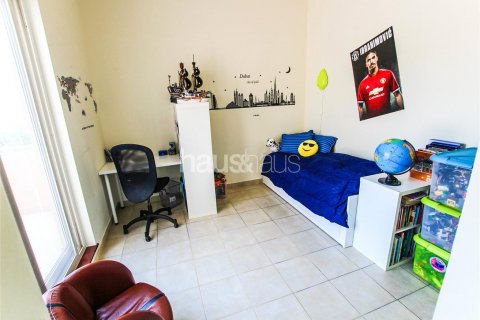 Vila di Dubai Sports City, UAE 4 bilik tidur, 350 meter persegi № 626469 - foto 11