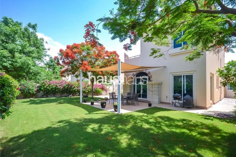 Vila di Dubai Sports City, UAE 4 bilik tidur, 350 meter persegi № 626469 - foto 1