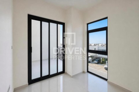 Townhouse in Dubai, UAE 5 bedrooms, 174.84 sq.m. № 765379 - photo 10