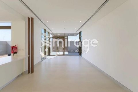 Řadový dům v Abu Dhabi, SAE 3 ložnice, 368.2 m² Č.: 574245 - fotografie 2