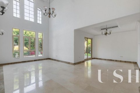 Villa sa Jumeirah Islands, Dubai, UAE 4 silid-tulugan, 1004 sq.m. № 620595 - larawan 4