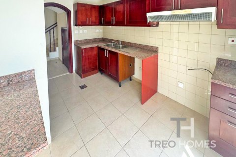 Townhouse in Arabian Ranches, Dubai, UAE 2 bedrooms, 172 sq.m. № 586721 - photo 5