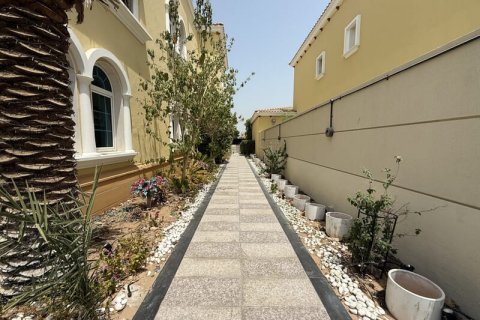 Vila u Jumeirah Park, Dubai, UAE 4 spavaćih soba, 743 m2 Br. 696654 - fotografija 11