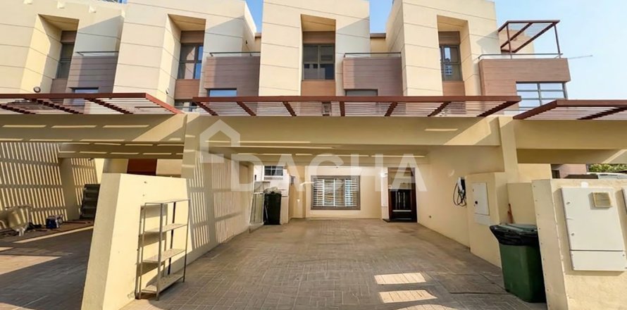 Villa en Jumeirah Village Circle, Dubai, EAU 4 dormitorios, 287 m² № 723130