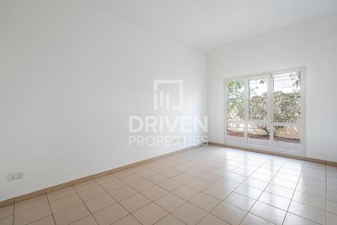 Huvila Meadows, Dubai, Arabiemiraatit 4 makuuhuonetta, 540 m2 № 655117 - kuva 3