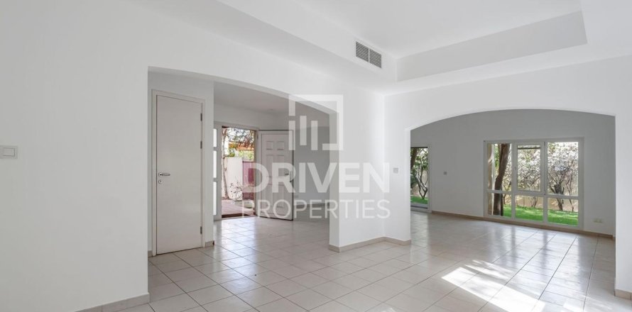 Huvila Meadows, Dubai, Arabiemiraatit 4 makuuhuonetta, 540 m2 № 655117