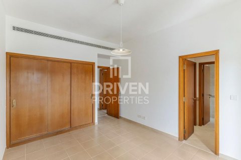 Vilă de închiriat în Arabian Ranches, Dubai, EAU 5 dormitoare, 419 mp. №655114 - poză 13