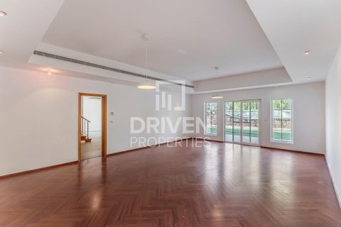 Vilă de închiriat în Arabian Ranches, Dubai, EAU 5 dormitoare, 419 mp. №655114 - poză 4