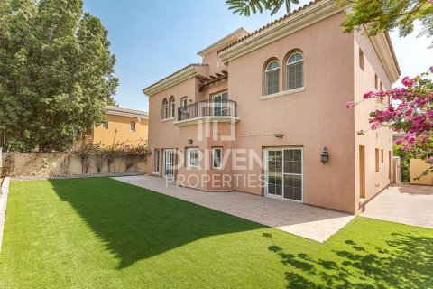 Vilă de închiriat în Arabian Ranches, Dubai, EAU 5 dormitoare, 419 mp. №655114 - poză 1