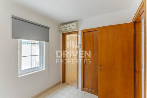 Vilă de închiriat în Arabian Ranches, Dubai, EAU 5 dormitoare, 419 mp. №655114 - poză 21