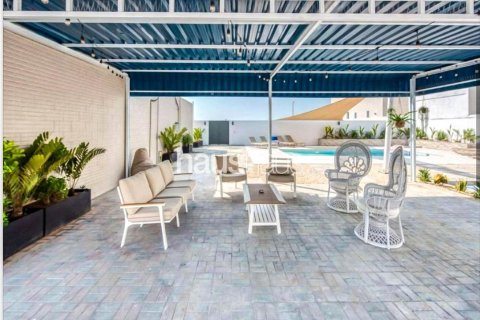 Villa sa Umm Suqeim, Dubai, UAE 4 silid-tulugan, 1171 sq.m. № 626933 - larawan 8
