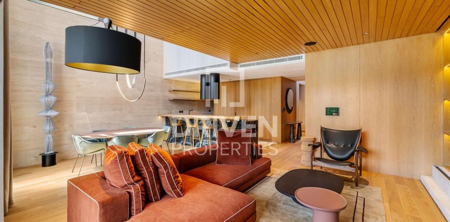 Вілла в Джумейра, Дубай, ОАЕ 3 спальні, 287м2 № 684146