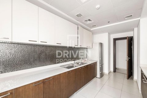 Apartament në Umm Al Sheif, Dubai, Emiratet e Bashkuara Arabe 2 dhoma gjumi, 112 m2. № 603705 - Foto 3
